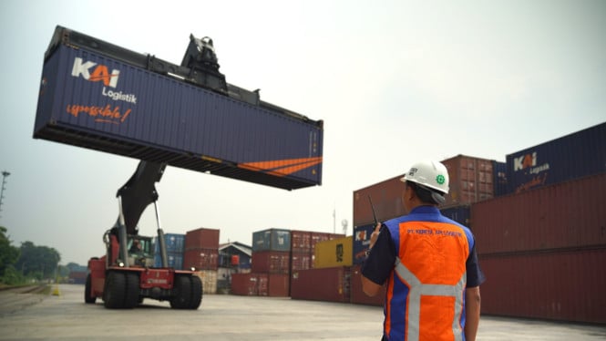 Solusi Logistik Ramah Lingkungan: KAI Logistik Gantikan 60 Ribu Perjalanan Truk dengan Kereta Kontener