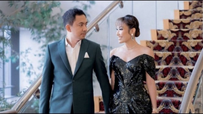 Dingin Es Jelang Anniversary, Regi Datau dan Ayu Dewi Diisukan Bermasalah?