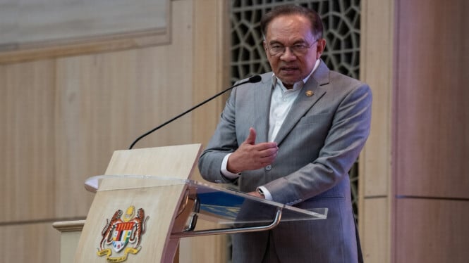 Anwar Ibrahim Puja-Puji Warisan Bung Hatta Soal Koperasi di Panggung Regional