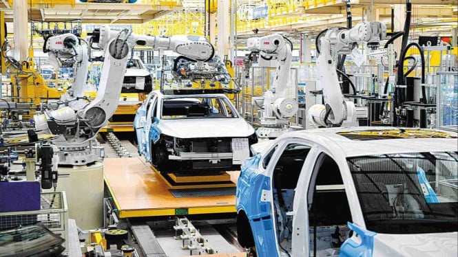 Geely Guncang Pasar Otomotif: Skuter Sport Premium Lompat Harga, Touring Ekstrem 3 Negara Curi Perhatian
