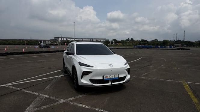 Revolusi Roda Listrik: 10 Mobil EV yang Bikin Indonesia Klepek-klepek di 2026