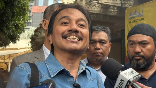 Istri Roy Suryo Minta Tunggu Pengacara, Penyidik Langsung Bawa Eks Menpora ke Markas