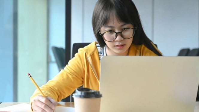 Laboratorium Hidup: Cara Kampus Membangun Jembatan ke Dunia Kerja Nyata