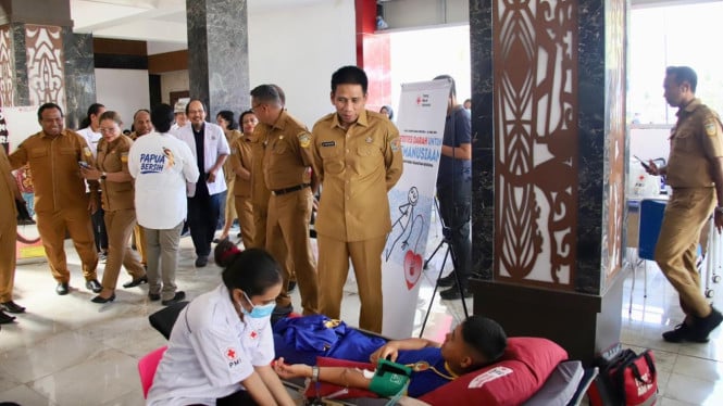 Wamendagri Puji Inisiatif Pemprov Papua Layani Masyarakat dengan Program Kesehatan Gratis
