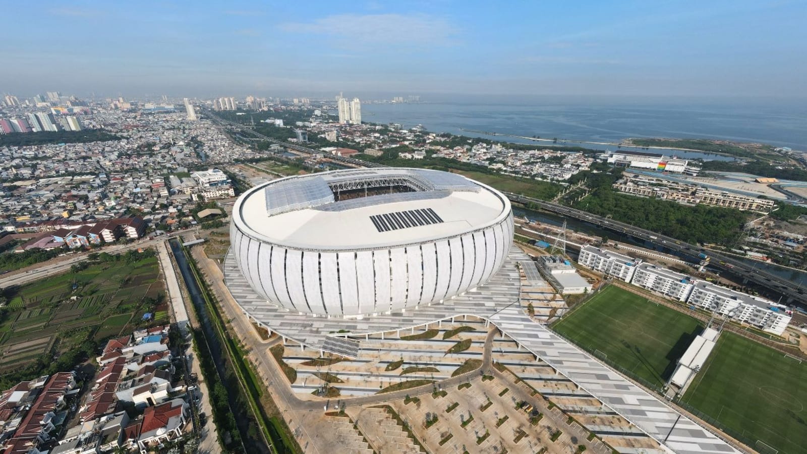 Pink Line Tiba di JIS: Revolusi Transportasi Publik untuk Penggemar Konser dan Sepak Bola