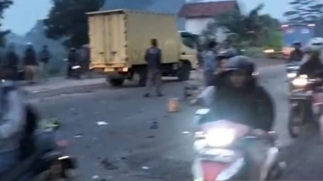 Tragedi di Cianjur: Truk Kehilangan Kendali Tewaskan Tiga Pengendara Motor dalam Insiden Mengerikan