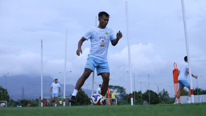 Robi Darwis Resmi Tinggalkan Persib, Pencari Adrenalin Baru Dimulai