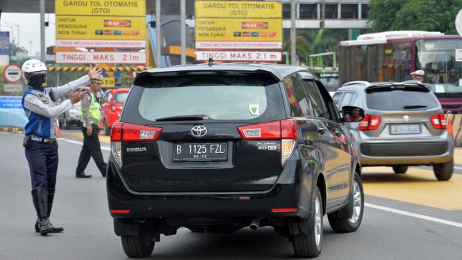 Hoax Alert! Polisi Bongkar Mitos Ganjil Genap di 28 Gerbang Tol Jakarta yang Bikin Heboh Media Sosial