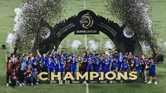 Persib Bandung Putus Kontrak Adam Przybek, Kiper Muda Wales Ini Harus Angkat Kaki dari Maung Bandung