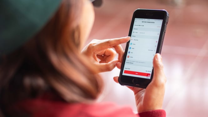 Fintech Melonjak, Tapi Jangan Lengah: Penipuan Digital Makin Canggih dan Mengincar Dompet Anda