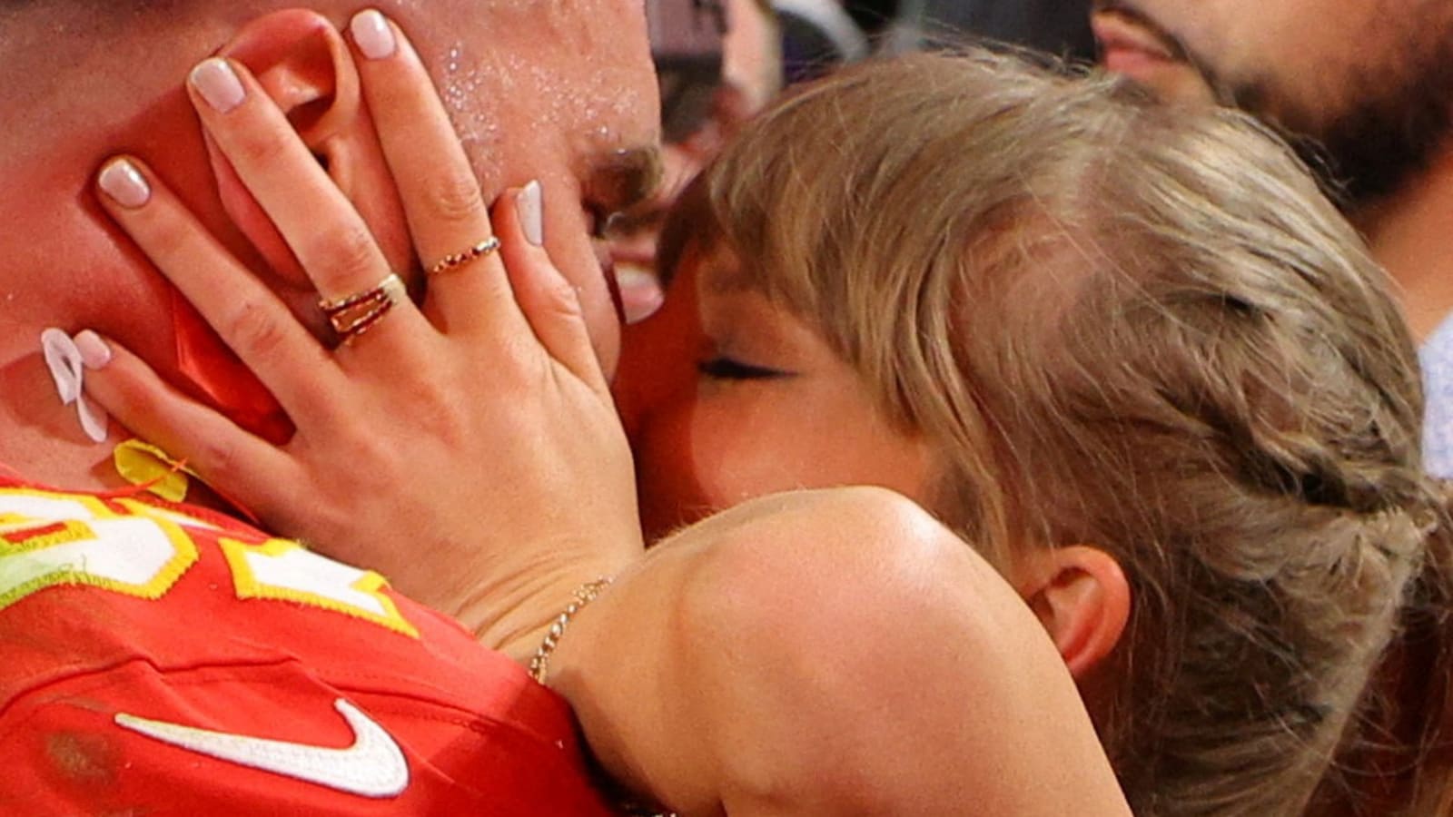Pernikahan Spektakuler Taylor Swift dan Travis Kelce: Manhattan Bersinar untuk Momen Bersejarah