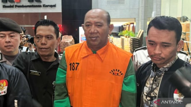 Seragam Sekolah Jadi Celaka: Bupati Langkat Nonaktif Terseret Kasus Korupsi yang Bikin Kantong Orang Tua Jebol