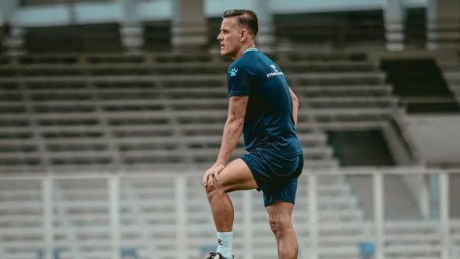 Incaran Timnas Indonesia Kini Berbisik di Bandung? Bek Berdarah Jawa Ini Bikin Pelatih Asing Khawatir