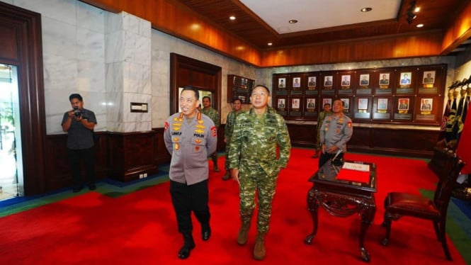 Kapolri Listyo Sigit Prabowo Kunjungi Markas TNI, Jajaki Sinergi Keamanan Nasional Bersama Panglima Agus Subiyanto