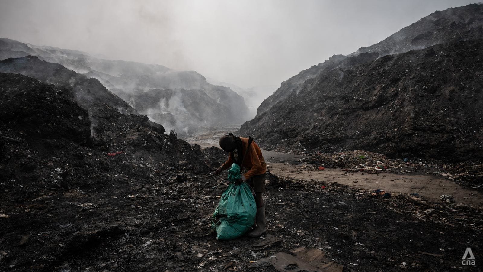 TPA Jatiwaringin Membara Lagi, Pemerintah Diminta Serius Tinggalkan Sistem Open Dumping