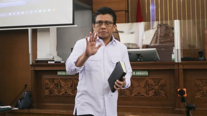 Dari Sel Penjara hingga Karya Tulis: Ferdy Sambo Terus Produktif Sambil Menjalani Hukuman Seumur Hidup