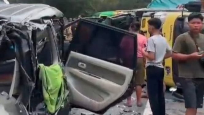 Tragedi di Jalur Sibolangit: Kecelakaan Masif Merenggut 4 Nyawa, Puluhan Penumpang dalam Kondisi Kritis