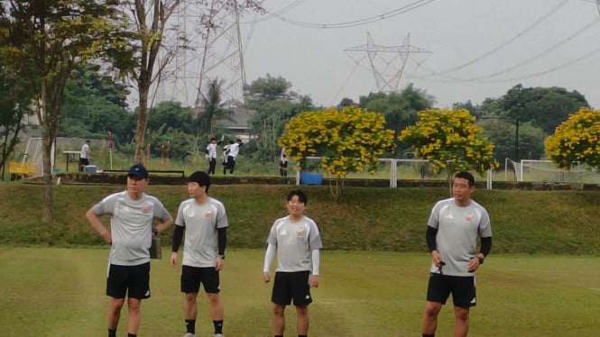 Shin Tae-yong Perkuat Persija dengan Duo Pelatih Berpengalaman dari Timnas, Strategi Pembenahan Macan Kemayoran Dimulai