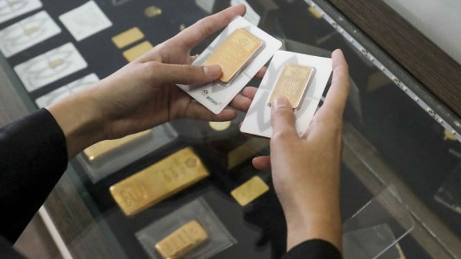Mengapa Emas yang Anda Jual Selalu Lebih Murah? Ini Penjelasan Nyata dari Dealer Profesional