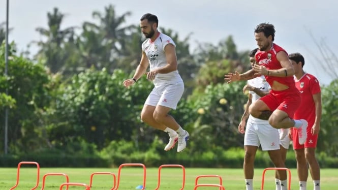 Masalah Berlanjut! Herdman Kehilangan Tiga Andalan Timnas Indonesia Menjelang Piala AFF 2026