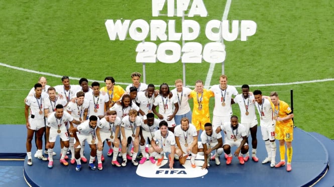 Solidaritas Sejati! Harry Kane Hentikan Perayaan Gol demi Penggawa Cadangan yang Tak Sedetik Pun Bermain