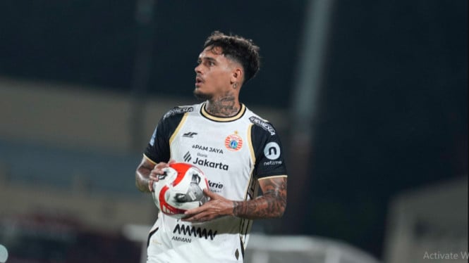 Persib Bandung Bidik Shayne Pattynama? Ini Strategi Maung Bandung untuk Musim Depan