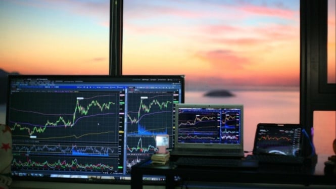 Rupiah Tergelincir Jelang Pengumuman BI Rate, Investor Waspada Kenaikan Suku Bunga
