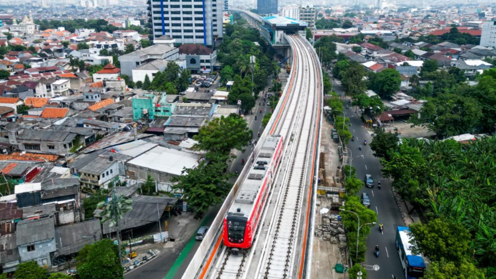 Gaya Hidup Gen Z Jakarta: Mengapa Rp12 Juta Sebulan Terasa Pas-Pasan?