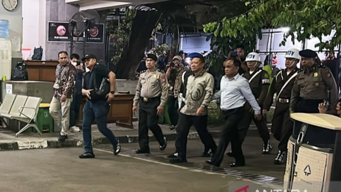 Febrie Adriansyah Masuk Rutan KPK, Pilihan Batik Jadi Sorotan Publik