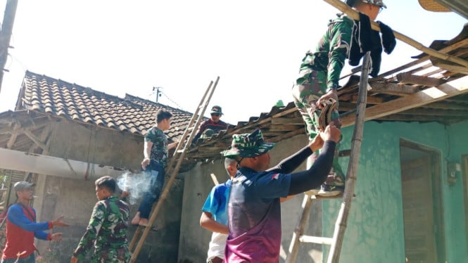 Dari Rumah Tua Menjadi Hunian Layak: Cerita Transformasi 5 Keluarga Sukoharjo Berkat TNI