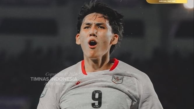 Debut Spektakuler Mitchell Baker: Bagaimana Dua Pemain Persib Ini Jadi Arsitektur Hattrick Bersejarah