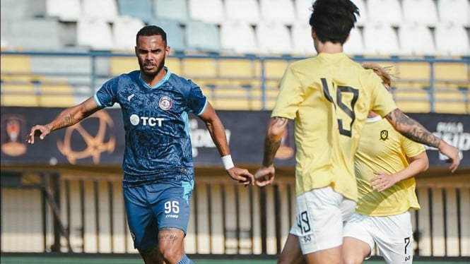 Gustavo Henrique Bersinar, Arema FC Hajar Tampines Rovers dan Dekati Persib di Piala Presiden
