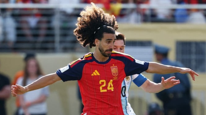 Janji Manis Cucurella Terwujud: Tato Abadi untuk Luis de la Fuente Setelah Spanyol Raih Mahkota Dunia