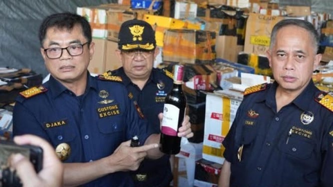 Operasi Besar-besaran Bea Cukai Bongkar Jaringan Miras Gelap, Ribuan Botol Disita dari Gudang Rahasia Bali