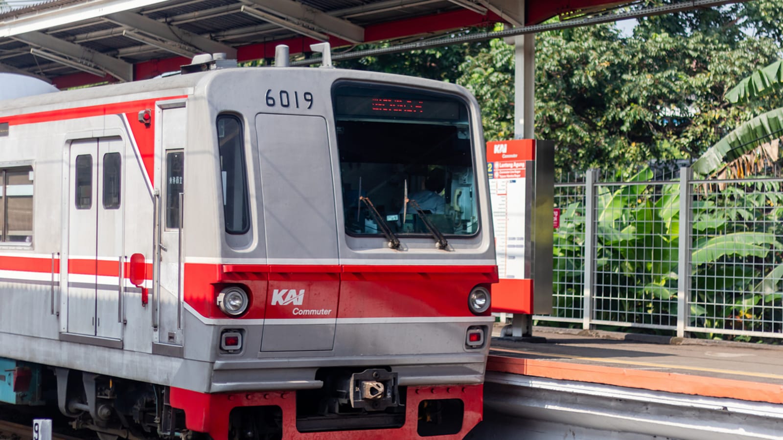 Inggris Siap Danai Proyek KRL Regional Surabaya, Kemenhub Buka Pintu Kerja Sama Internasional