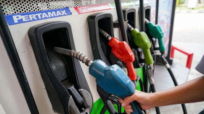 Pertamax Merogoh Kantong Lebih Tipis: Bensin Premium Turun Rp 300 per Liter di Awal Agustus
