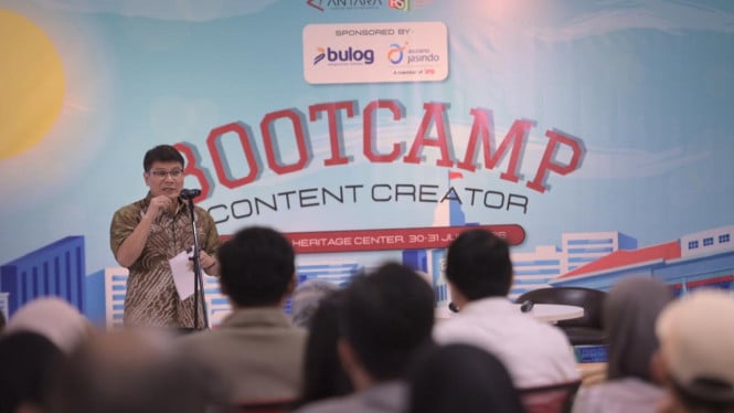Viral Bukan Jaminan: Mengapa Kreator Konten Harus Master Literasi Digital