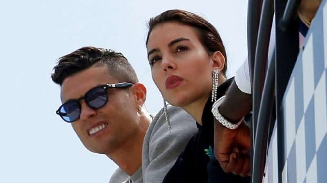 Momen Sakral Mendekat! Cristiano Ronaldo Siap Ucapkan 'Ya' kepada Georgina Rodriguez Minggu Depan