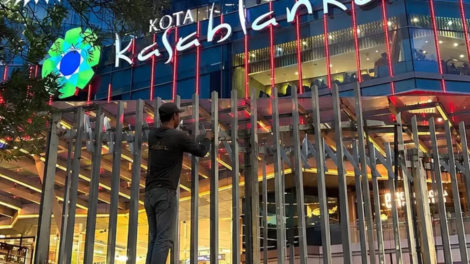 Pramono: Jakarta Aman, Jangan Panik soal Pagar Mal yang Viral di Media Sosial