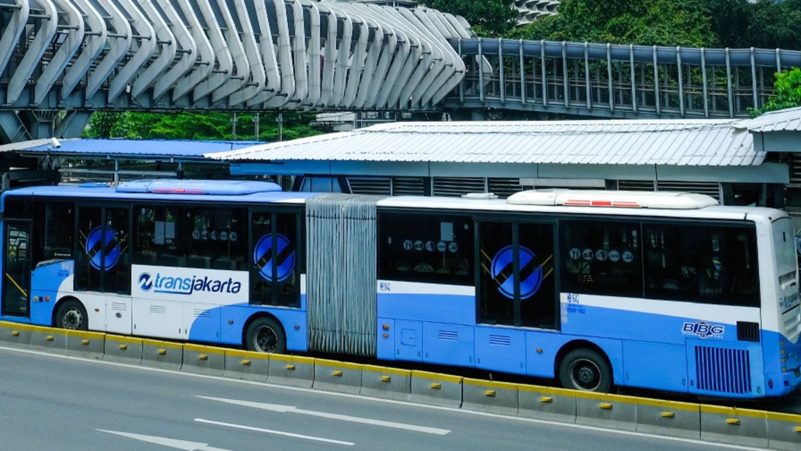 Transjakarta Minta Maaf Usai Turunkan Penumpang Lansia dari Bus, Ini Alasannya