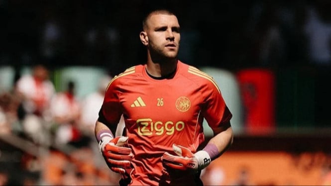Maarten Paes Terancam Posisi di Ajax? Kedatangan ter Stegen Buka Pertanyaan Besar tentang Masa Depan Kiper Timnas
