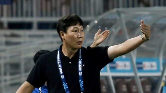 Viral! Pemain Vietnam Lakukan Aksi Aneh Usai Gilas Indonesia 3-0, Media Korea Heboh Soroti Momen Mencium Jaket Pelatih