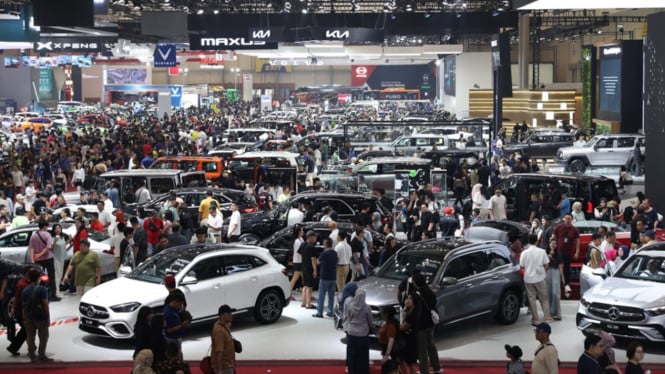 Sat Tugas Perizinan Otomotif Dibuka, Purbaya Ajak Industri Berani Komplain