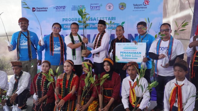 Telkom Mobilisasi 20 Ribu Mangrove untuk Selamatkan Garis Pantai Indonesia