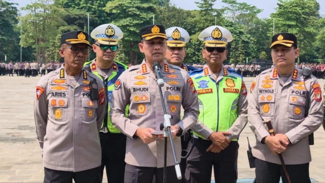Kejutan Gelap di Balik Tembok Sekolah: Ribuan Senpi Ilegal Hingga Narkoba Ditemukan di Jaksel