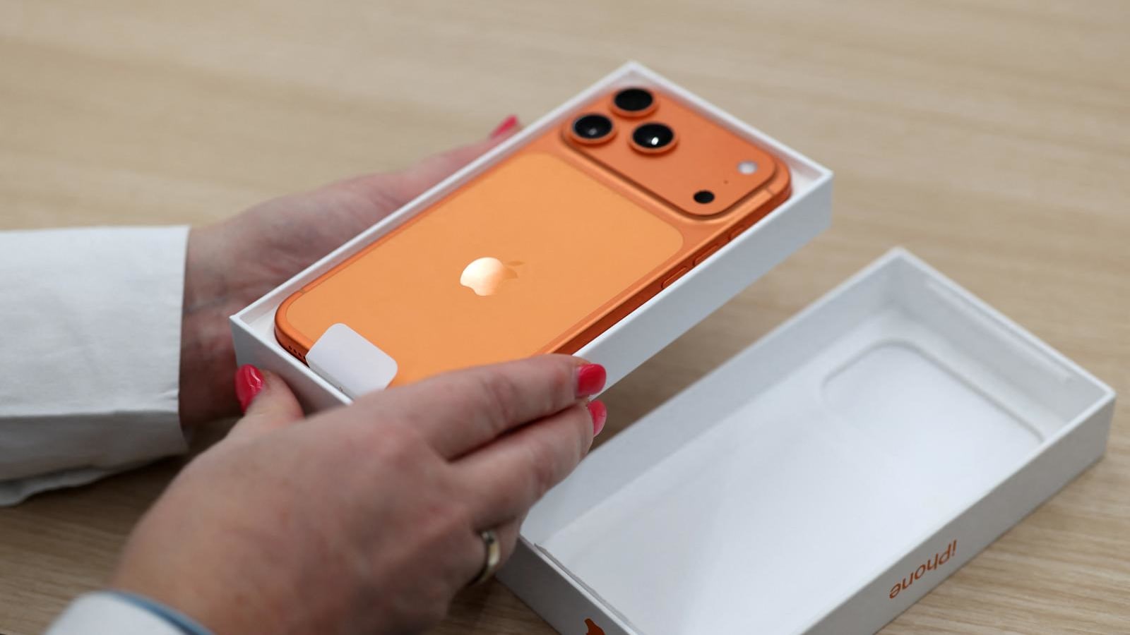Smartphone Premium Jadi Pilihan Konsumen Meski Kantong Jebol, Ini Alasannya