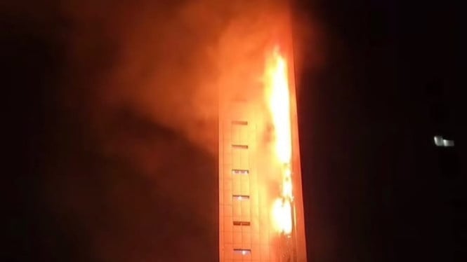 Gedung Bapenda Jakarta Terbakar Dahsyat: Enam Lantai Hangus, Petugas Masih Sisir Lokasi hingga Lantai 12