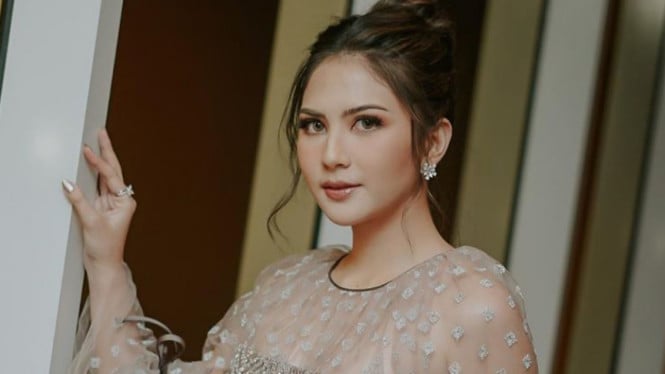 Gaya Hidup Mewah Jessica Mila: Dari Karir Cemerlang hingga Liburan Eksotis di Nusa Tenggara Timur