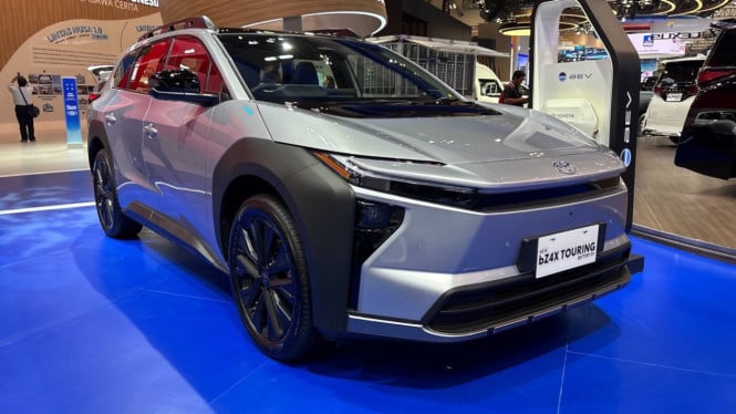 Revolusi Otomotif Dimulai: Toyota Garap EV Jarak Jauh, Zeekr Alami Insiden Charging, Motor Rakyat Kembali Berjaya