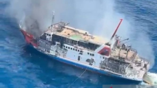 Dramatis! KMP Putri Yasmin Terpanggang Api di Tengah Selat Lombok, 106 Jiwa Berhasil Selamat